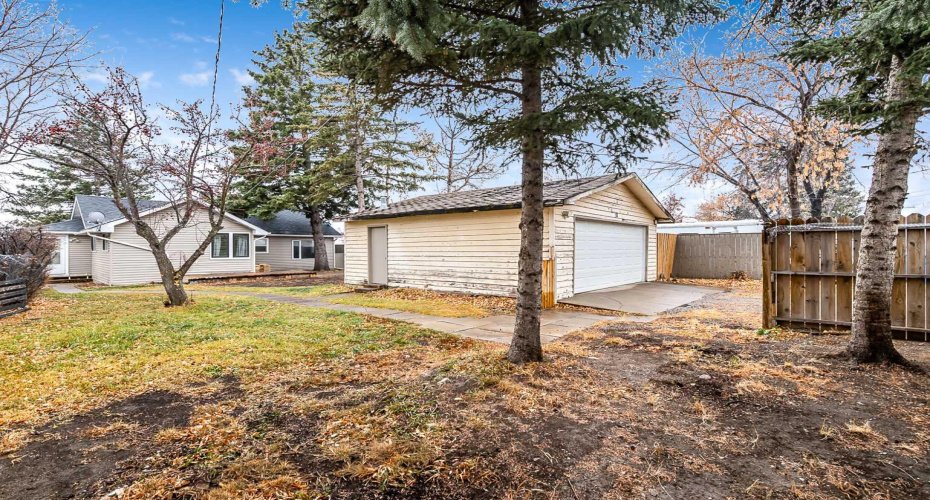 30 Crescent Road, Okotoks, Alberta T1S 1G4, 3 Bedrooms Bedrooms, ,1 BathroomBathrooms,Residential,For Sale,Crescent,A2304679