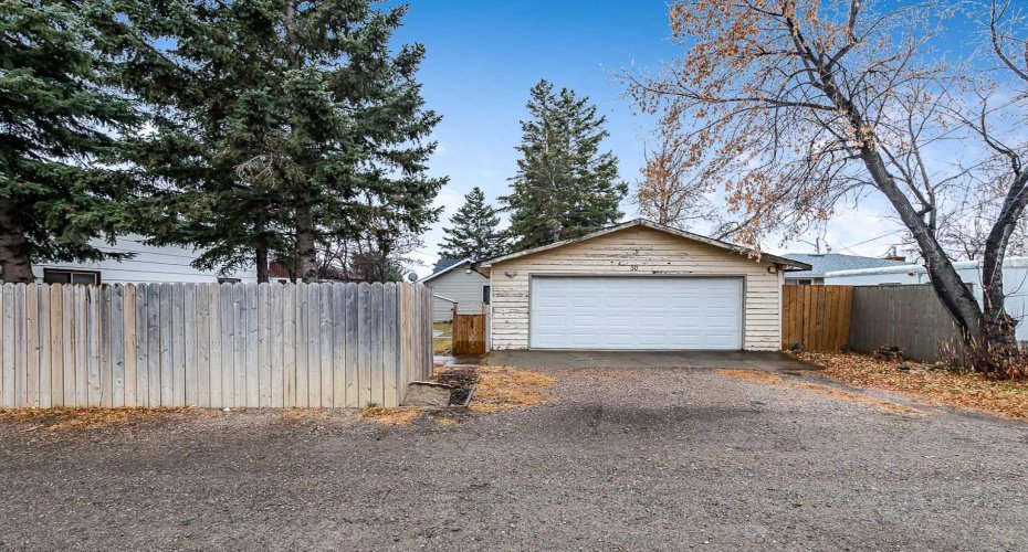 30 Crescent Road, Okotoks, Alberta T1S 1G4, 3 Bedrooms Bedrooms, ,1 BathroomBathrooms,Residential,For Sale,Crescent,A2304679