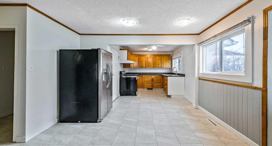 30 Crescent Road, Okotoks, Alberta T1S 1G4, 3 Bedrooms Bedrooms, ,1 BathroomBathrooms,Residential,For Sale,Crescent,A2304679