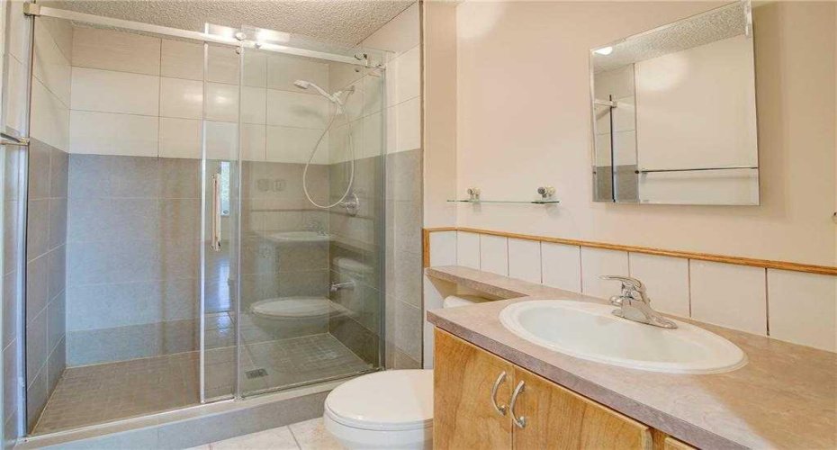 249 23 Avenue, Calgary, Alberta T2E 1V8, ,Rental,23,A2305339