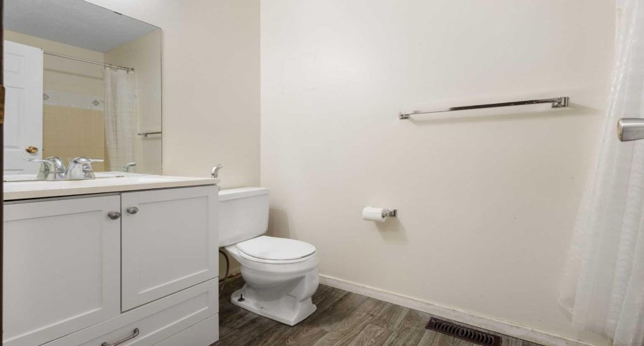 355 Georgian Villas, Calgary, Alberta T2A 7C7, 2 Bedrooms Bedrooms, ,2 BathroomsBathrooms,Residential,For Sale,Georgian,A2305349