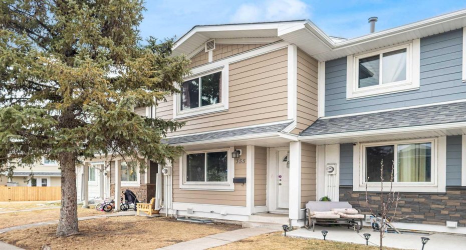 355 Georgian Villas, Calgary, Alberta T2A 7C7, 2 Bedrooms Bedrooms, ,2 BathroomsBathrooms,Residential,For Sale,Georgian,A2305349