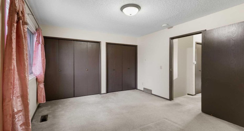 355 Georgian Villas, Calgary, Alberta T2A 7C7, 2 Bedrooms Bedrooms, ,2 BathroomsBathrooms,Residential,For Sale,Georgian,A2305349