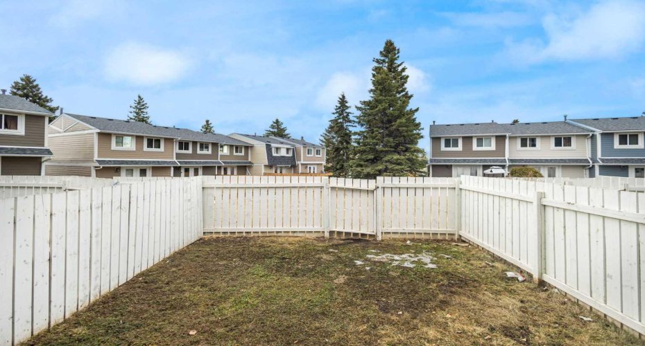355 Georgian Villas, Calgary, Alberta T2A 7C7, 2 Bedrooms Bedrooms, ,2 BathroomsBathrooms,Residential,For Sale,Georgian,A2305349