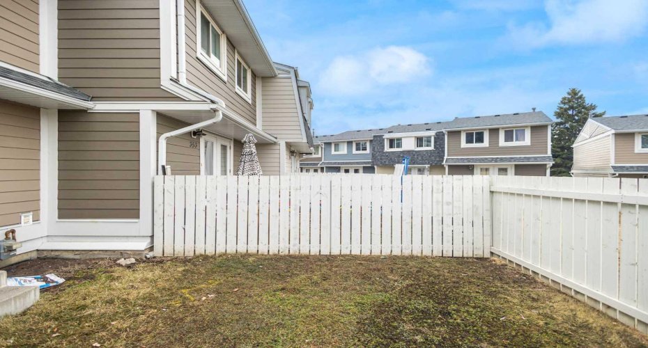 355 Georgian Villas, Calgary, Alberta T2A 7C7, 2 Bedrooms Bedrooms, ,2 BathroomsBathrooms,Residential,For Sale,Georgian,A2305349