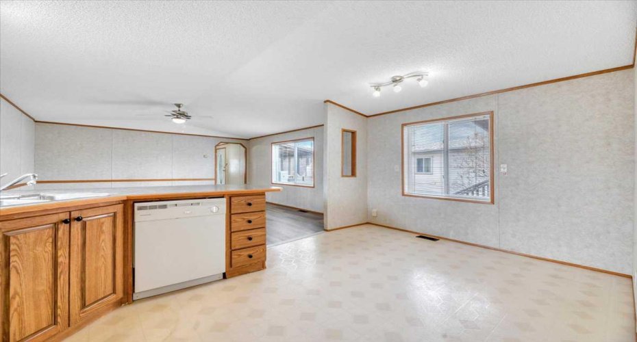 38 Doubletree Way, Strathmore, Alberta T1P 1M8, 3 Bedrooms Bedrooms, ,2 BathroomsBathrooms,Mobile,For Sale,Doubletree,A2305353