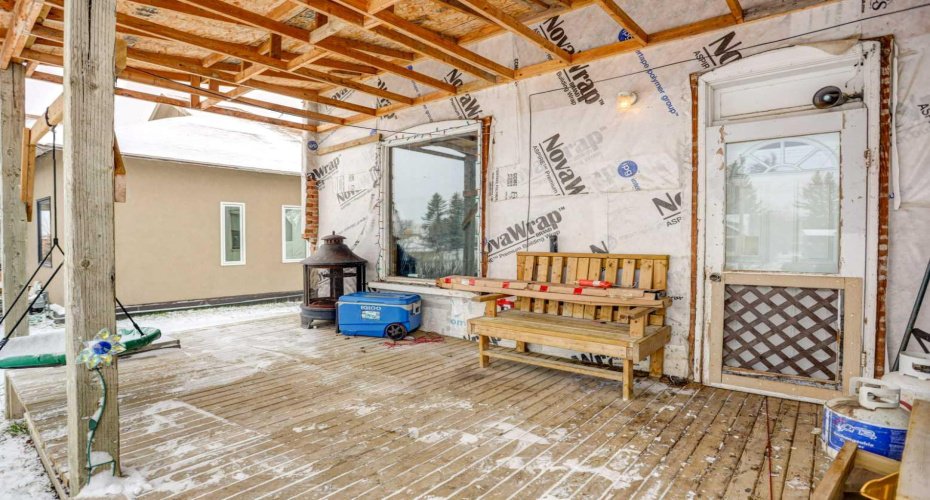 162 2 Avenue, Cardston, Alberta T0K 0K0, 6 Bedrooms Bedrooms, ,2 BathroomsBathrooms,Residential,For Sale,2,A2305358