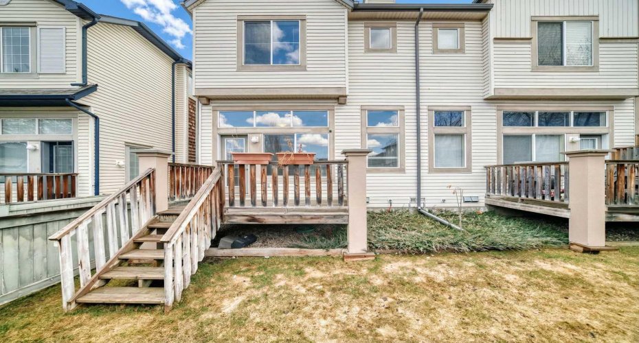 17 Copperfield Court, Calgary, Alberta T2Z 4Z3, 2 Bedrooms Bedrooms, ,3 BathroomsBathrooms,Residential,For Sale,Copperfield,A2302063