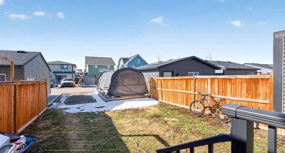 23 Belgian Link, Cochrane, Alberta T4C0M3, 2 Bedrooms Bedrooms, ,3 BathroomsBathrooms,Residential,For Sale,Belgian,A2303290