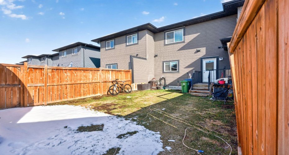 23 Belgian Link, Cochrane, Alberta T4C0M3, 2 Bedrooms Bedrooms, ,3 BathroomsBathrooms,Residential,For Sale,Belgian,A2303290