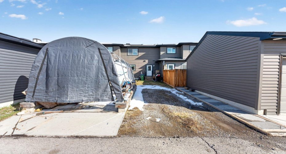 23 Belgian Link, Cochrane, Alberta T4C0M3, 2 Bedrooms Bedrooms, ,3 BathroomsBathrooms,Residential,For Sale,Belgian,A2303290