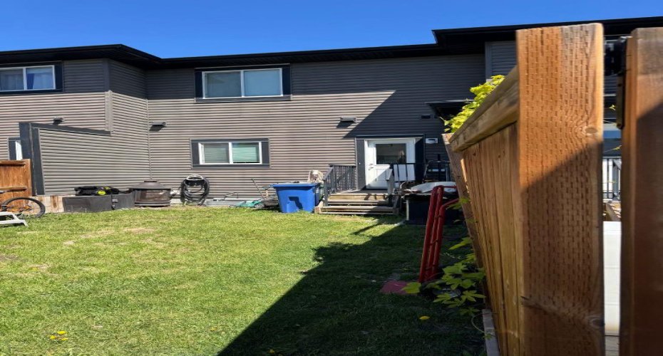 23 Belgian Link, Cochrane, Alberta T4C0M3, 2 Bedrooms Bedrooms, ,3 BathroomsBathrooms,Residential,For Sale,Belgian,A2303290