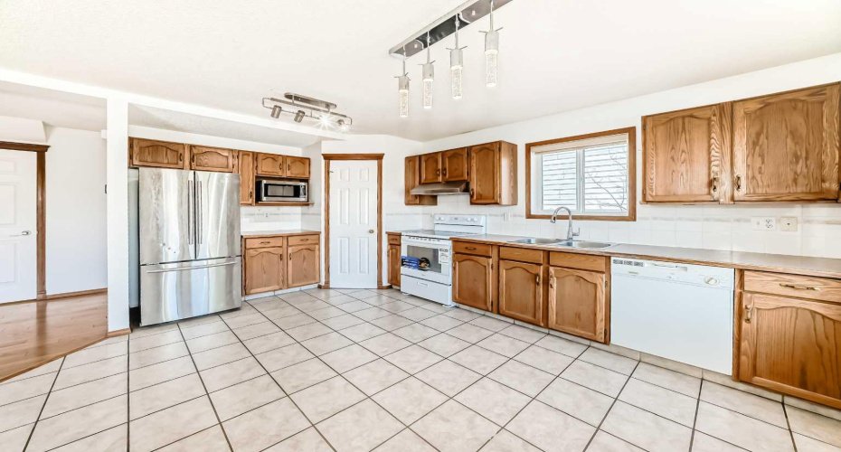 141 Arbour Crest Mews, Calgary, Alberta T3G 4L3, 5 Bedrooms Bedrooms, ,4 BathroomsBathrooms,Residential,For Sale,Arbour Crest,A2303814