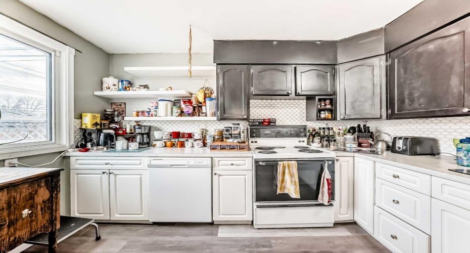 3042 Doverville Crescent, Calgary, Alberta t2b1t9, 4 Bedrooms Bedrooms, ,2 BathroomsBathrooms,Residential,For Sale,Doverville,A2304379