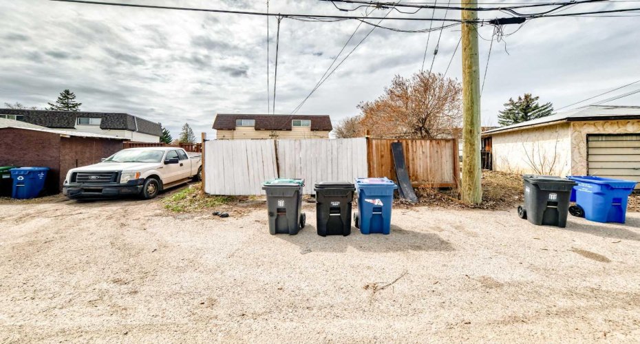 3042 Doverville Crescent, Calgary, Alberta t2b1t9, 4 Bedrooms Bedrooms, ,2 BathroomsBathrooms,Residential,For Sale,Doverville,A2304379