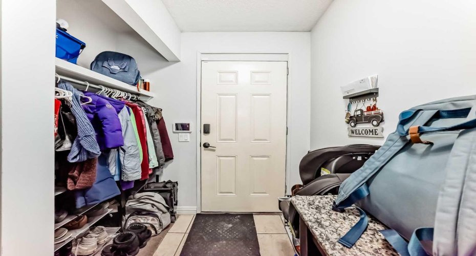 3042 Doverville Crescent, Calgary, Alberta t2b1t9, 4 Bedrooms Bedrooms, ,2 BathroomsBathrooms,Residential,For Sale,Doverville,A2304379