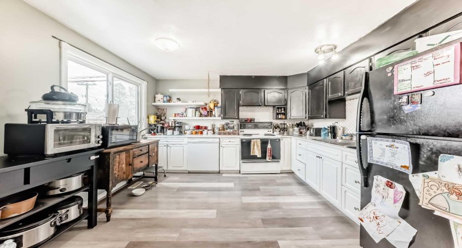 3042 Doverville Crescent, Calgary, Alberta t2b1t9, 4 Bedrooms Bedrooms, ,2 BathroomsBathrooms,Residential,For Sale,Doverville,A2304379