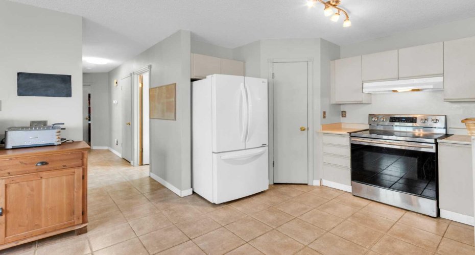 8035 Laguna Way, Calgary, Alberta T1Y 7A3, 3 Bedrooms Bedrooms, ,2 BathroomsBathrooms,Residential,For Sale,Laguna,A2285569