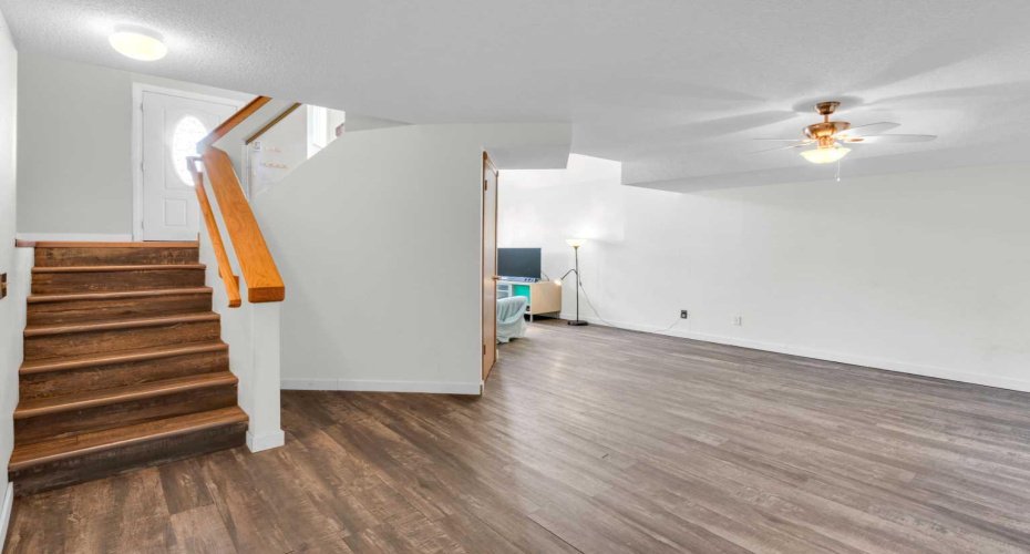 8035 Laguna Way, Calgary, Alberta T1Y 7A3, 3 Bedrooms Bedrooms, ,2 BathroomsBathrooms,Residential,For Sale,Laguna,A2285569