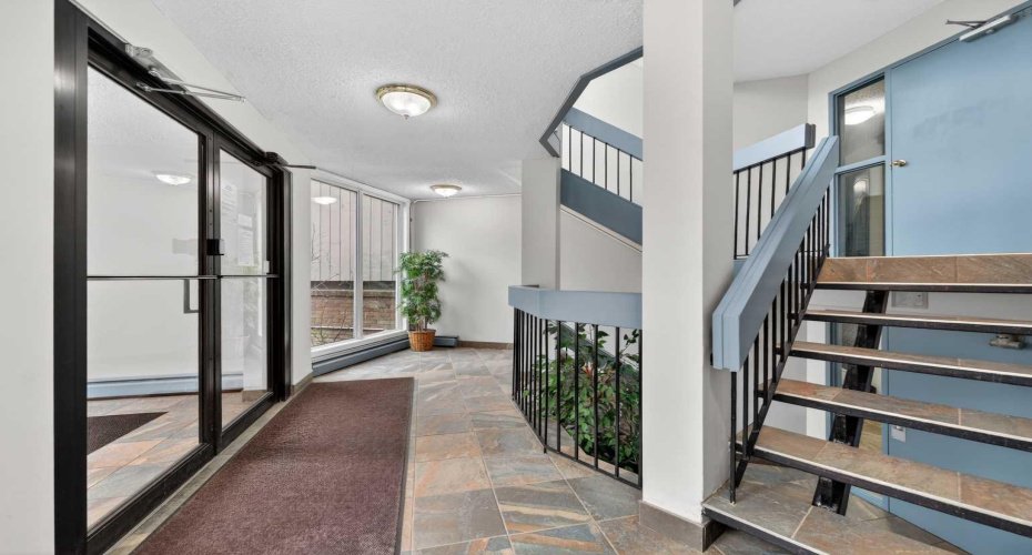 8948 Elbow Drive, Calgary, Alberta T2H 0V9, 1 Bedroom Bedrooms, ,1 BathroomBathrooms,Residential,For Sale,Elbow,A2287946