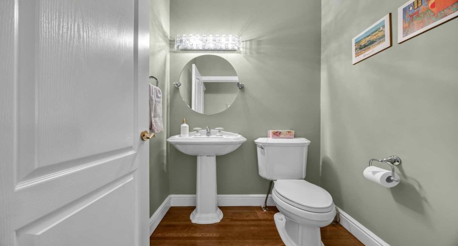 216 Evergreen Heath, Calgary, Alberta T2Y 3B6, 5 Bedrooms Bedrooms, ,4 BathroomsBathrooms,Residential,For Sale,Evergreen,A2301215