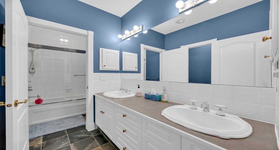 216 Evergreen Heath, Calgary, Alberta T2Y 3B6, 5 Bedrooms Bedrooms, ,4 BathroomsBathrooms,Residential,For Sale,Evergreen,A2301215