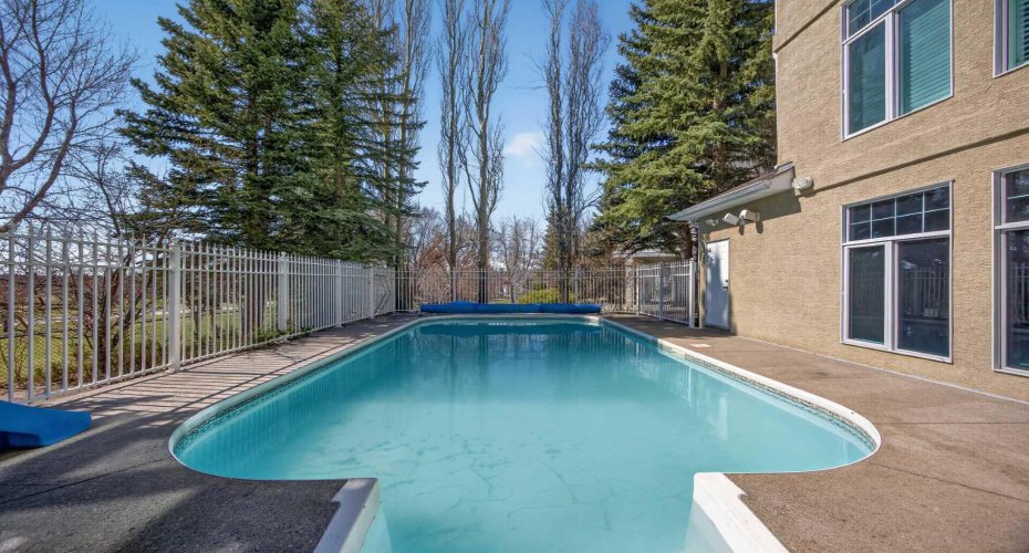 216 Evergreen Heath, Calgary, Alberta T2Y 3B6, 5 Bedrooms Bedrooms, ,4 BathroomsBathrooms,Residential,For Sale,Evergreen,A2301215