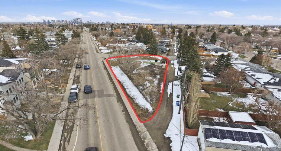 3439 33 Street, Calgary, Alberta T3E 2V3, 3 Bedrooms Bedrooms, ,1 BathroomBathrooms,Residential,For Sale,33,A2302274