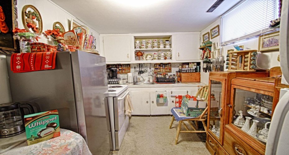 516 18 Street, Lethbridge, Alberta T1H 3G7, 4 Bedrooms Bedrooms, ,2 BathroomsBathrooms,Residential,For Sale,18,A2305427