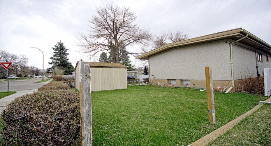 516 18 Street, Lethbridge, Alberta T1H 3G7, 4 Bedrooms Bedrooms, ,2 BathroomsBathrooms,Residential,For Sale,18,A2305427