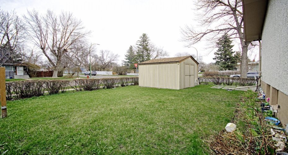 516 18 Street, Lethbridge, Alberta T1H 3G7, 4 Bedrooms Bedrooms, ,2 BathroomsBathrooms,Residential,For Sale,18,A2305427