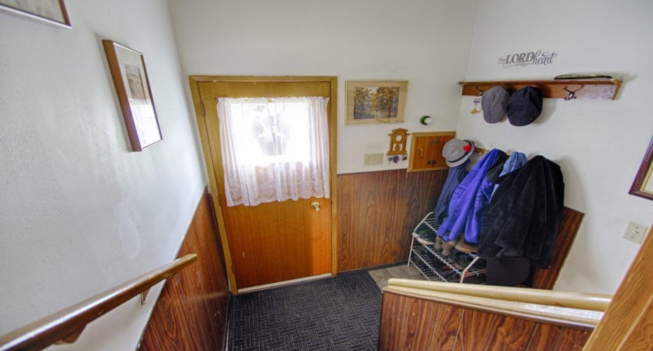 516 18 Street, Lethbridge, Alberta T1H 3G7, 4 Bedrooms Bedrooms, ,2 BathroomsBathrooms,Residential,For Sale,18,A2305427