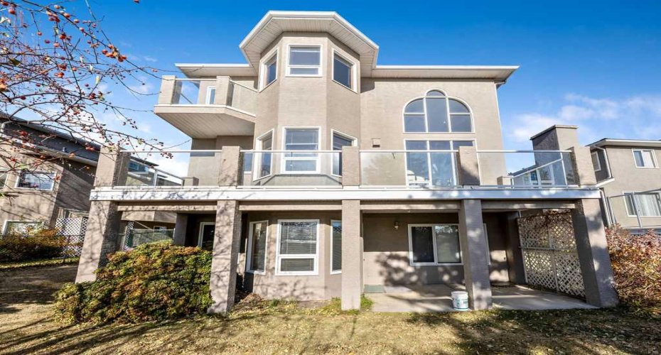 109 Lakeside Greens Drive, Chestermere, Alberta T1X1B9, 4 Bedrooms Bedrooms, ,4 BathroomsBathrooms,Residential,For Sale,Lakeside Greens,A2269266