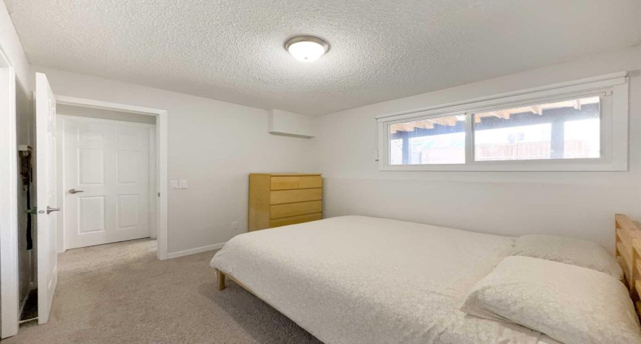 1105 53 Street, Calgary, Alberta T2A 1V5, 3 Bedrooms Bedrooms, ,1 BathroomBathrooms,Residential,For Sale,53,A2305177