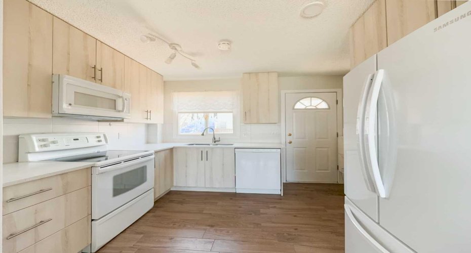 1105 53 Street, Calgary, Alberta T2A 1V5, 3 Bedrooms Bedrooms, ,1 BathroomBathrooms,Residential,For Sale,53,A2305177