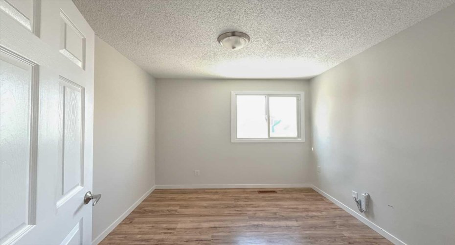 1105 53 Street, Calgary, Alberta T2A 1V5, 3 Bedrooms Bedrooms, ,1 BathroomBathrooms,Residential,For Sale,53,A2305177