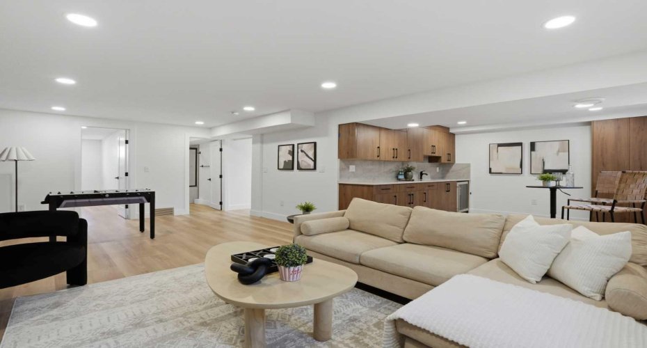 1303 87 Avenue, Calgary, Alberta T2V 0W2, 5 Bedrooms Bedrooms, ,3 BathroomsBathrooms,Residential,For Sale,87,A2305738