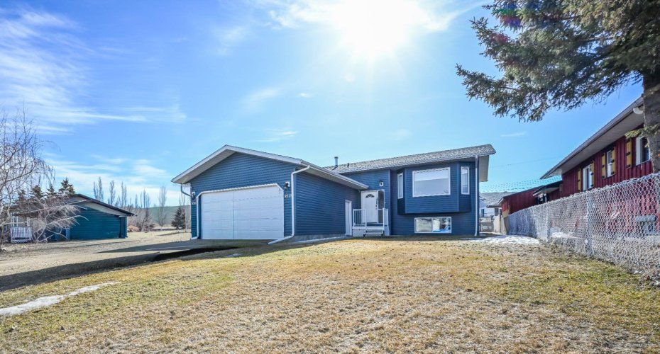9515 94 Street, Wembley, Alberta T0H 3S0, 4 Bedrooms Bedrooms, ,3 BathroomsBathrooms,Residential,For Sale,94,A2305794