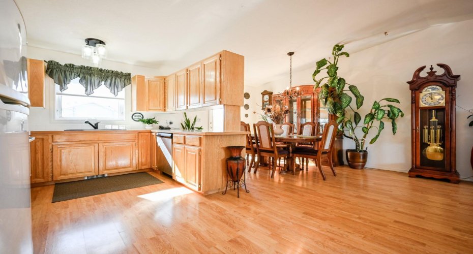 9515 94 Street, Wembley, Alberta T0H 3S0, 4 Bedrooms Bedrooms, ,3 BathroomsBathrooms,Residential,For Sale,94,A2305794