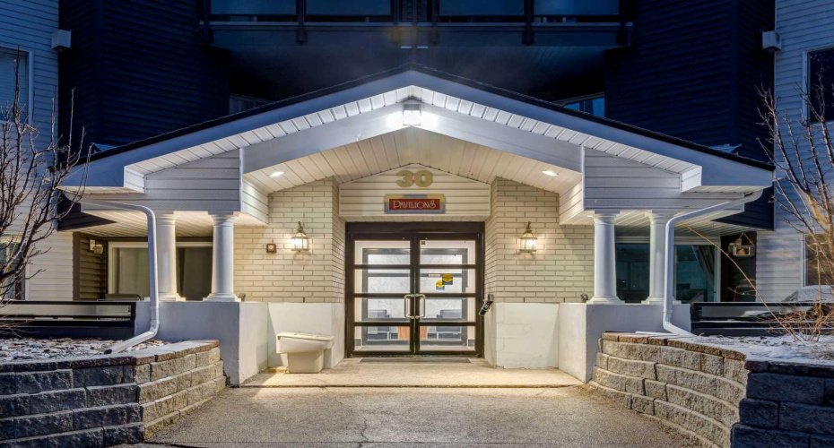 30 SIERRA MORENA Mews, Calgary, Alberta T3H 3K7, 2 Bedrooms Bedrooms, ,2 BathroomsBathrooms,Residential,For Sale,SIERRA MORENA,A2304755