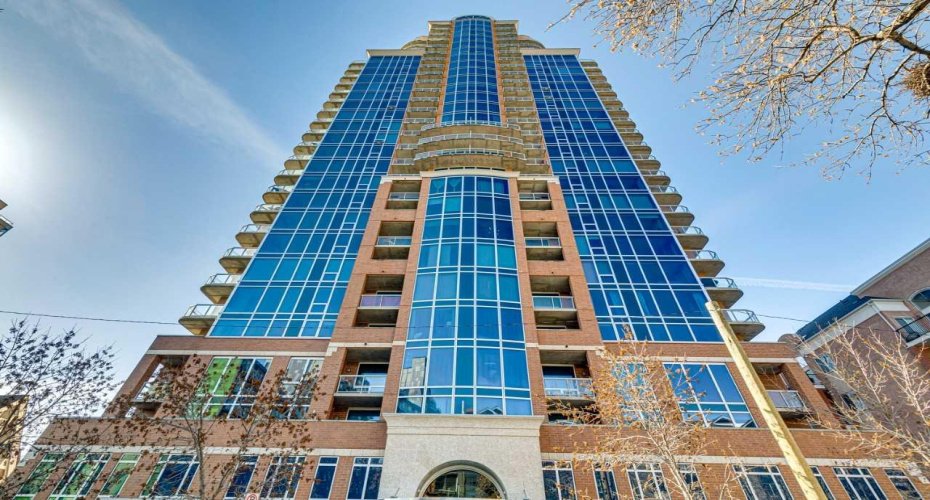 817 15 Avenue, Calgary, Alberta T2R0H8, 2 Bedrooms Bedrooms, ,2 BathroomsBathrooms,Residential,For Sale,15,A2305510