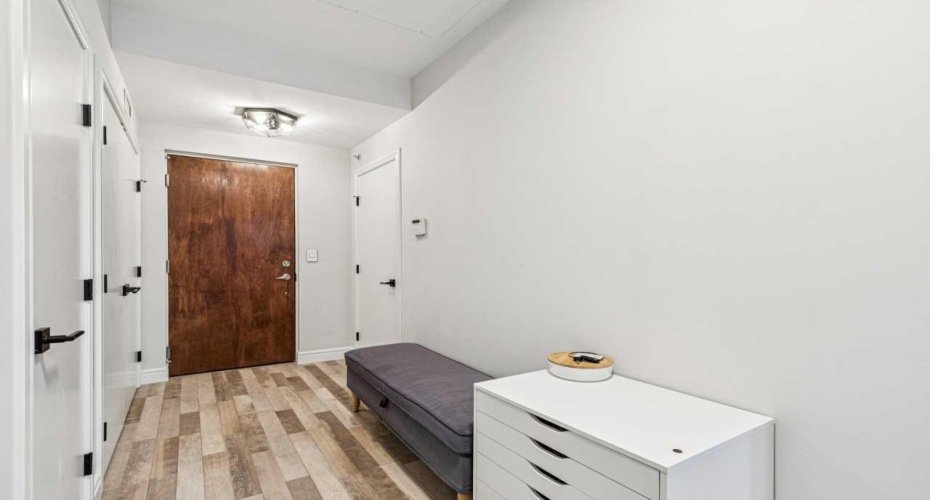 817 15 Avenue, Calgary, Alberta T2R0H8, 2 Bedrooms Bedrooms, ,2 BathroomsBathrooms,Residential,For Sale,15,A2305510