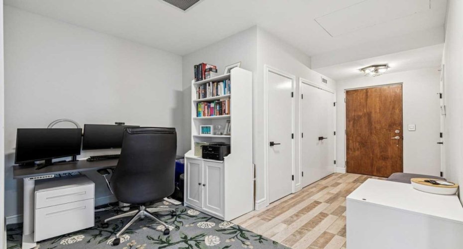 817 15 Avenue, Calgary, Alberta T2R0H8, 2 Bedrooms Bedrooms, ,2 BathroomsBathrooms,Residential,For Sale,15,A2305510