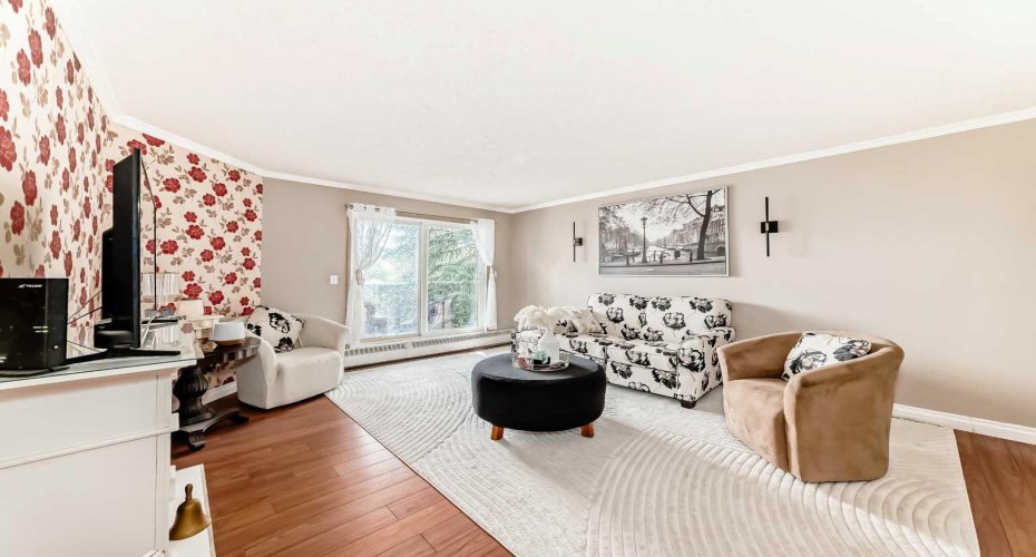 20 Dover Point, Calgary, Alberta T2B 3K3, 2 Bedrooms Bedrooms, ,1 BathroomBathrooms,Residential,For Sale,Dover,A2305691