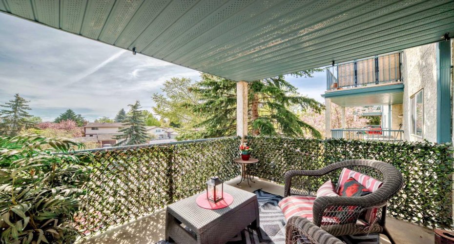 20 Dover Point, Calgary, Alberta T2B 3K3, 2 Bedrooms Bedrooms, ,1 BathroomBathrooms,Residential,For Sale,Dover,A2305691