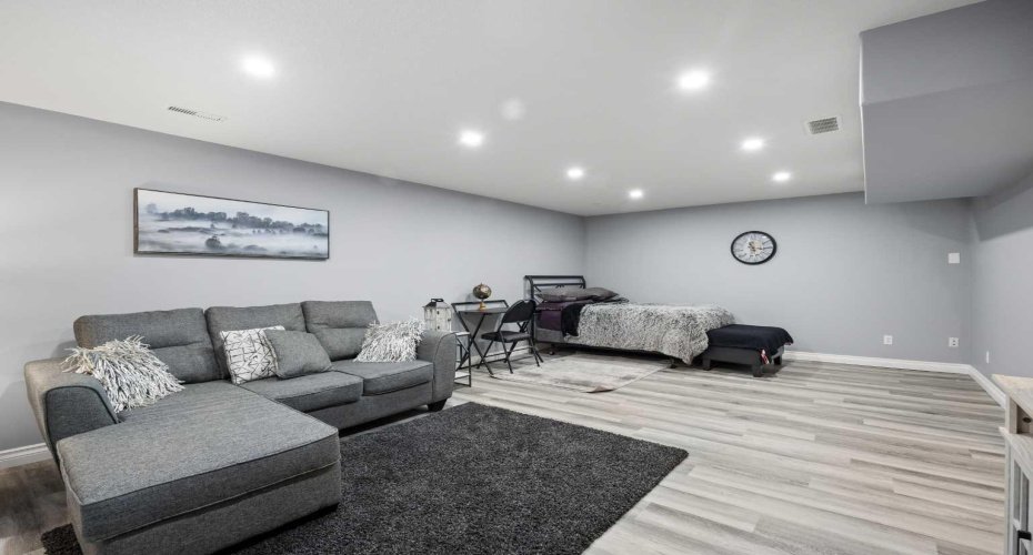 67 Evansmeade Crescent, Calgary, Alberta T3P 1B9, 4 Bedrooms Bedrooms, ,4 BathroomsBathrooms,Residential,For Sale,Evansmeade,A2305711