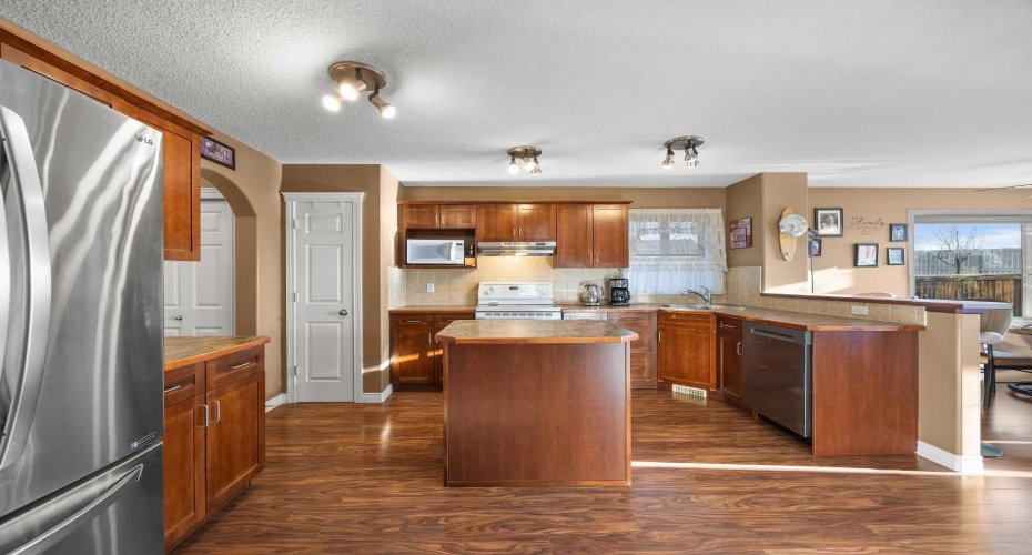 67 Evansmeade Crescent, Calgary, Alberta T3P 1B9, 4 Bedrooms Bedrooms, ,4 BathroomsBathrooms,Residential,For Sale,Evansmeade,A2305711
