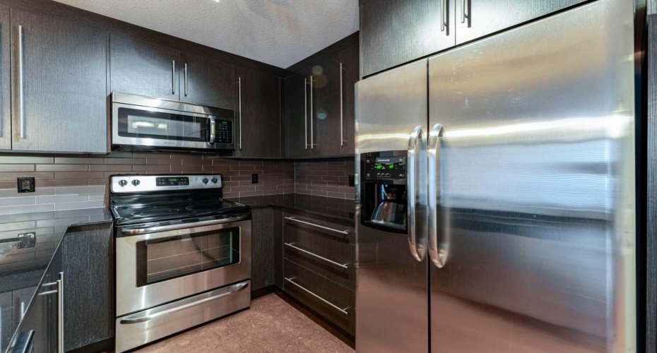 11 Mahogany Row, Calgary, Alberta T3M 2L6, 2 Bedrooms Bedrooms, ,2 BathroomsBathrooms,Residential,For Sale,Mahogany,A2305741