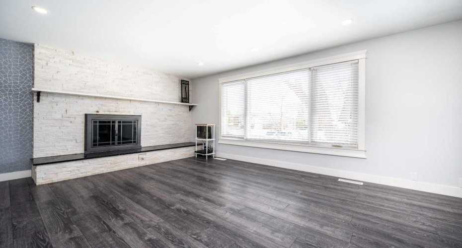 640 Rundleridge Drive, Calgary, Alberta T1Y2K9, 3 Bedrooms Bedrooms, ,3 BathroomsBathrooms,Residential,For Sale,Rundleridge,A2305752