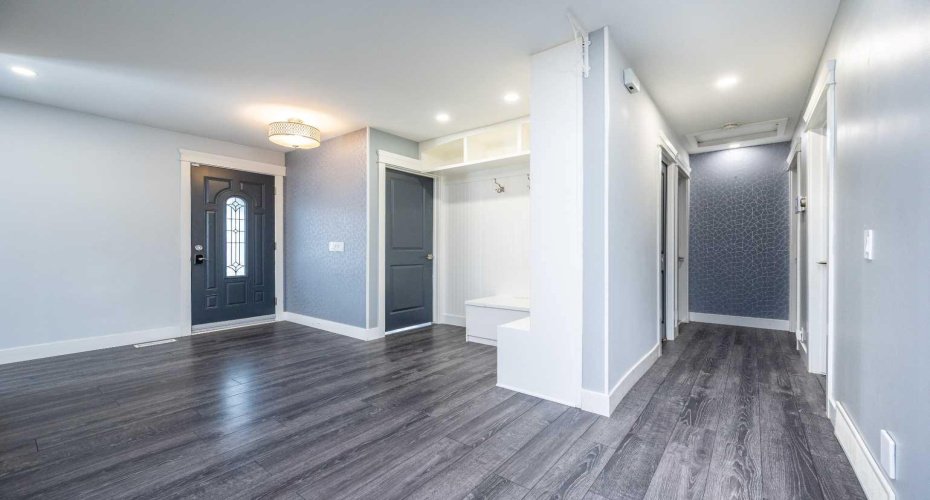640 Rundleridge Drive, Calgary, Alberta T1Y2K9, 3 Bedrooms Bedrooms, ,3 BathroomsBathrooms,Residential,For Sale,Rundleridge,A2305752